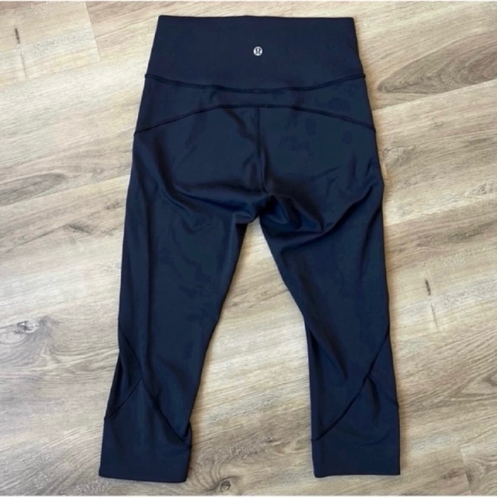 Lululemon In Movement Crop - Picture 3 of 8